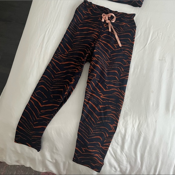 The Upside Tiger NYC Workout Set (Blue & Orange) - Picture 3 of 8